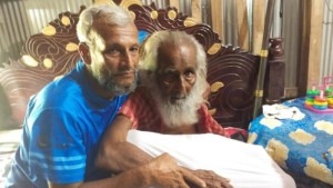 সাগরে ডুবে যাওয়া ট্রলারের জেলে ফিরলেন ৫৪ বছর পর!