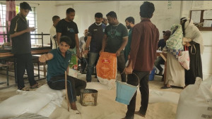 ১০ কেজির পরিবর্তে দেওয়া হচ্ছে ৮-৯ কেজি
