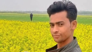 আম কুড়াতে গিয়ে বিদ্যুৎস্পৃষ্টে যুবকের মৃত্যু