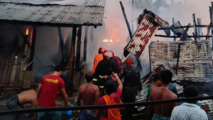 ভয়াবহ অগ্নিকাণ্ডে অর্ধশত দোকান-বসতঘর পুড়ে ছাই