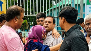 জামিনে মুক্তির পর আবার জেলগেটে আটক