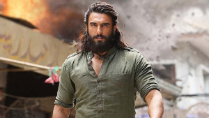 বলিউডে নিষিদ্ধ রণবীর সিং!
