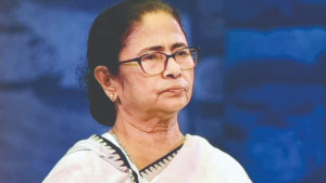 পদত্যাগে অস্বীকৃতি মমতার, শেষমেশ বিধানসভা ভেঙে দিলেন রাজ্যপাল