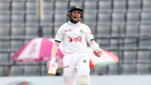 ইতিহাস গড়ে টেস্টে নতুন রেকর্ড মুশফিকের