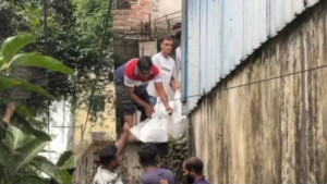 টয়লেটের ছাদ থেকে অজ্ঞাত ব্যক্তির মরদেহ উদ্ধার