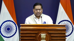 ‘অবৈধ বাংলাদেশি’ ফেরত পাঠাতে ঢাকার সহযোগিতা চায় দিল্লি