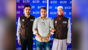 বসুন্ধরায় ৯৪ কোটি টাকার স্বর্ণ লোপাট করে সেলসম্যান যেভাবে কোটিপতি!