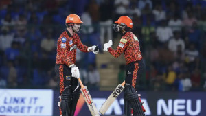 হেড-অভিষেকদের ব্যর্থতায় লজ্জার রেকর্ড গড়ল হায়দরাবাদ