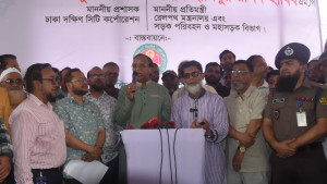 পথচারী ও যান চলাচল নির্বিঘ্ন রেখেই হকার পুনর্বাসন করা হচ্ছে: ডিএসসিসি প্রশাসক