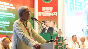 দেশকে ধ্বংসস্তুপ থেকে টেনে তোলাই নতুন চ্যালেঞ্জ: মির্জা ফখরুল
