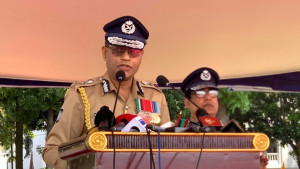 মাদক কারবারে জড়ালে পুলিশ সদস্যদের ছাড় নয়: আইজিপি