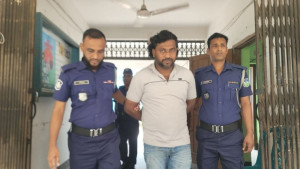 কালোবাজারে তেল বিক্রি করে কারাগারে ফিলিং স্টেশন ম্যানেজার