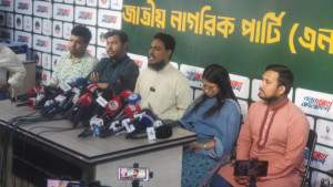 তেলের দাম বৃদ্ধির পর লাইন উধাও নিয়ে প্রশ্ন আখতারের