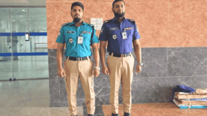 ‘আগের শার্ট ও খাকি রঙের প্যান্টে ফিরছে পুলিশ’