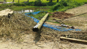 ঝড়ের তাণ্ডবে অর্ধ্বশত বৈদ্যুতিক খুঁটি ক্ষতিগ্রস্ত, বিপাকে ৩০ হাজার গ্রাহক
