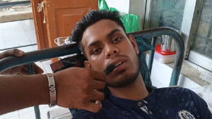‘বিয়ের জন্য ছেলে অনশনে বসেছে’ শুনে বাবা-মায়ের বকা, অভিমানে যুবকের বিষপান