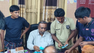 ভিজিএফের চাল গায়েব, উপকারভোগীদের দেওয়া হলো ৩০০ টাকা