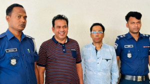 মাদারীপুরে গোপন বৈঠকের সময় আ.লীগের দুই নেতা গ্রেপ্তার