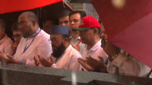 শাহজালাল (রহ.) মাজার জিয়ারত করলেন প্রধানমন্ত্রী