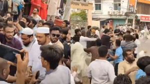 জুমার নামাজ শেষে নাসীরুদ্দীন পাটওয়ারীর ওপর হামলা