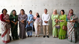 নারী এমপিদের প্রস্তুত হওয়ার নির্দেশ প্রধানমন্ত্রীর