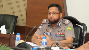 হাটের সীমানার বাইরে পশু রাখা যাবে না: ডিএমপি