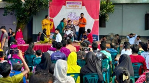 আন্তর্জাতিক সম-মজুরি দিবস ২০২৬: সমান মজুরির অধিকার বিষয়ে সচেতন করতে গার্মেন্টস শ্রমিকদের পথনাটক